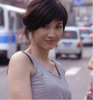 亮剑李云龙的媳妇嫁入豪门却面临破产今负债14亿没钱还