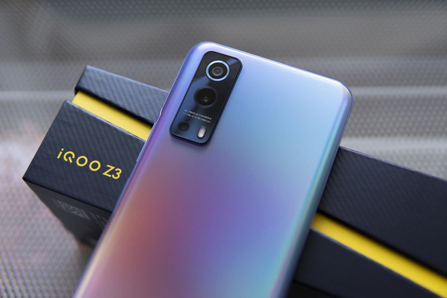 千元价位也能有水桶机看看iqooz3真实的上手体验