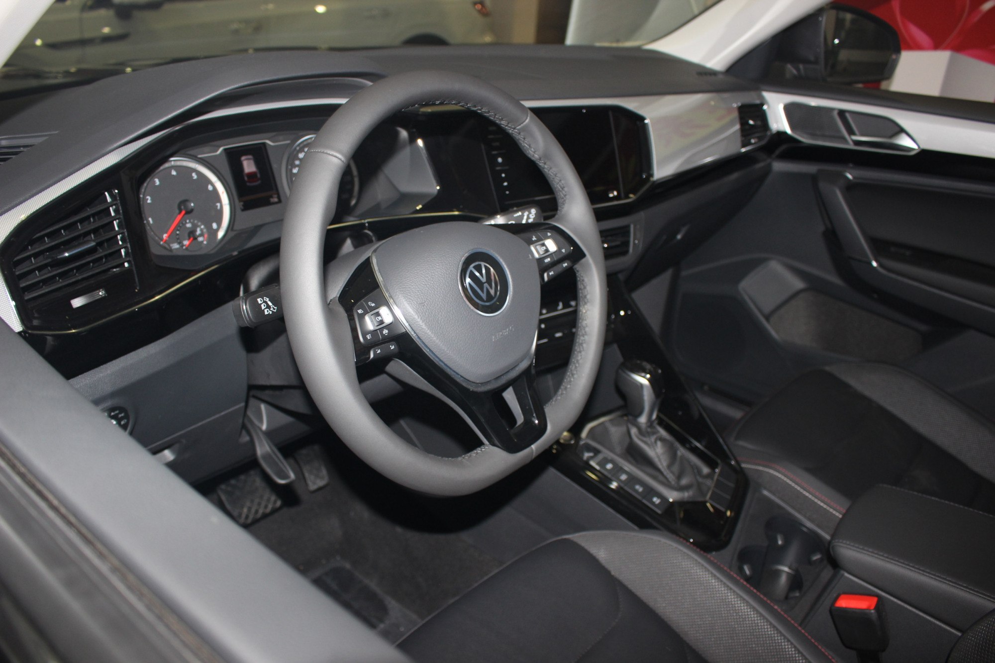 2021款大众探岳到店,增电动尾门,空间大,颜值高,2.0t动力足__财经头条