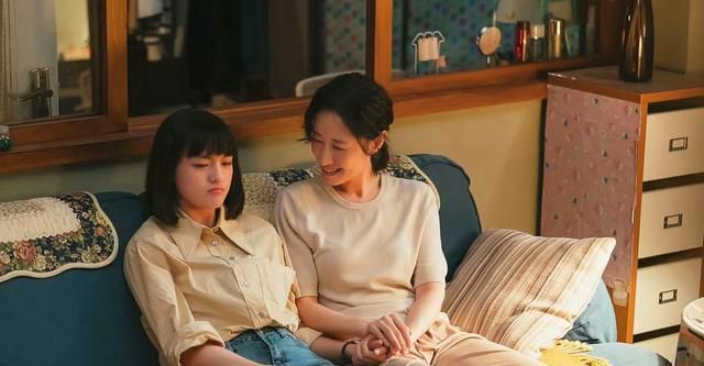 电视剧《生活家》邱晓霞,邱冬娜母女二人日常生活拮据,却又搞笑幽默.