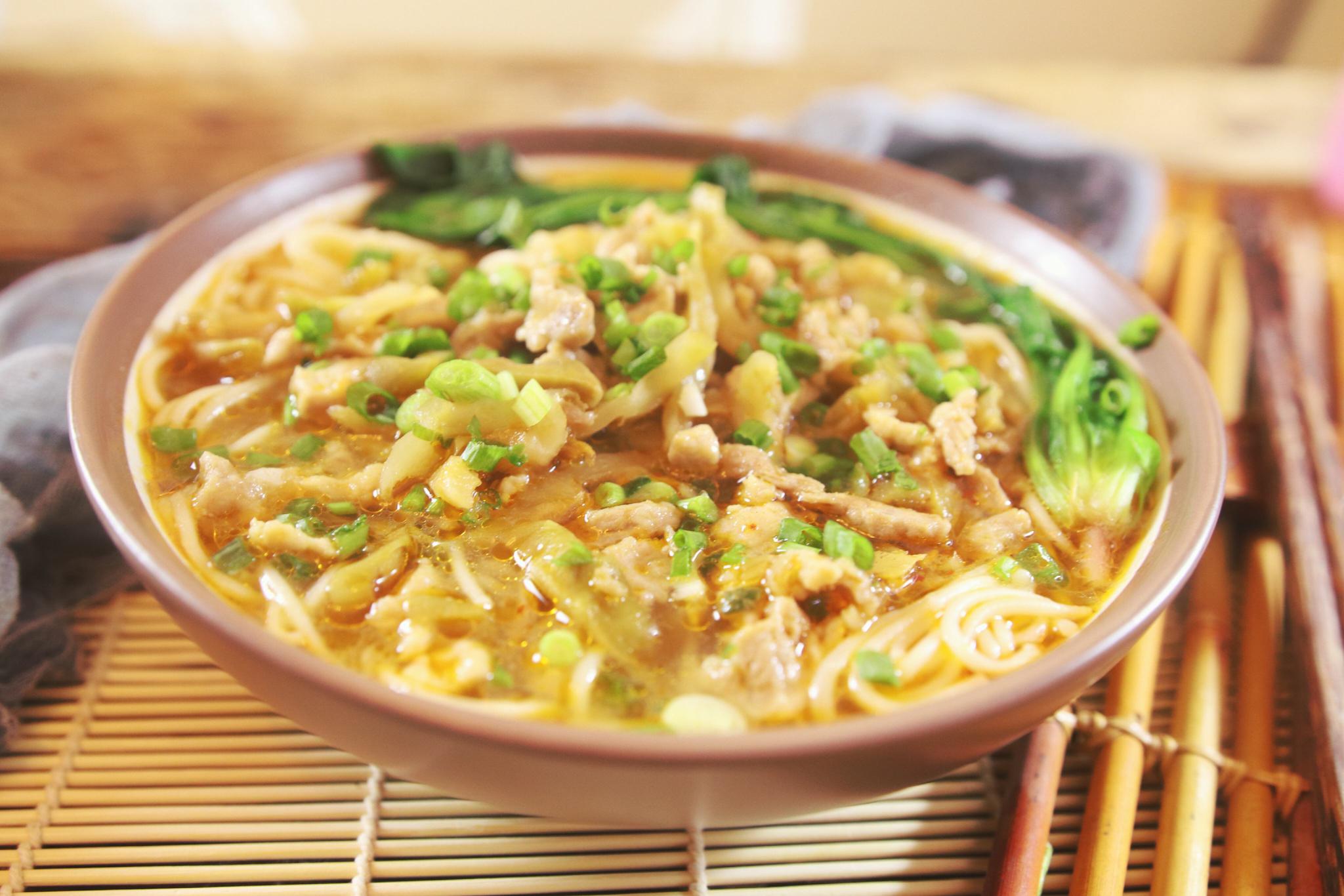 学会这样做榨菜肉丝蛋花汤美味解馋而且营养丰富孩子特喜欢