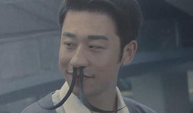 男人的鼻毛为啥会窜外面鼻毛多象征啥早点知道早好