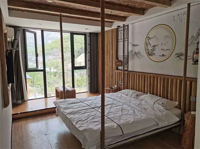 河南万仙山郭亮村翠崖仙居民宿,山崖下的独居小院,隐世隔绝!