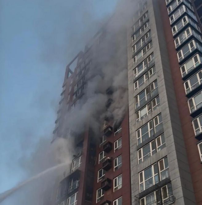 长点心吧!朝阳一居民楼发生火灾,又是电瓶车在室内充电引起休闲区蓝鸢梦想 - Www.slyday.coM