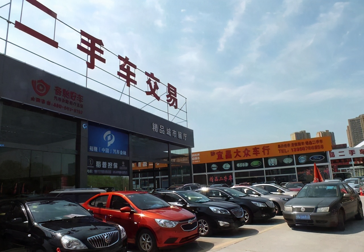 为什么二手车市场很多是三四个月的新车商贩说完车主被坑了