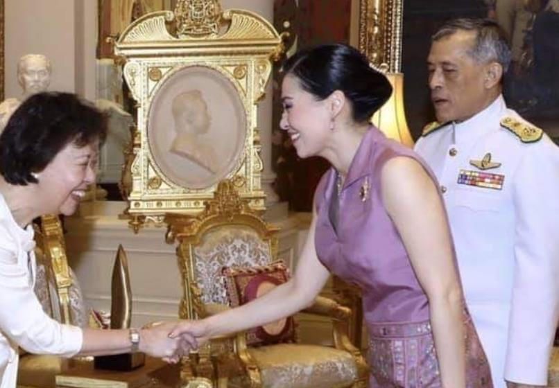 之术,可能早就料到苏提达不会安于现状,因此即使入狱也要让诗琳通监国