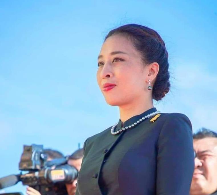 43岁帕公主有出息,代表泰国参加联合国大会,未来摄政女王惊艳