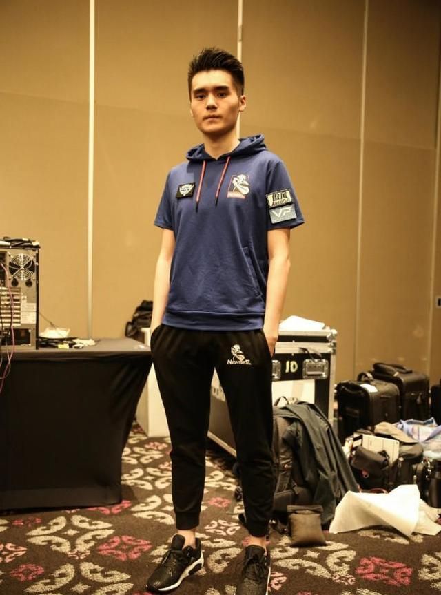 sccc原名宋淳,是dota2的电竞选手.