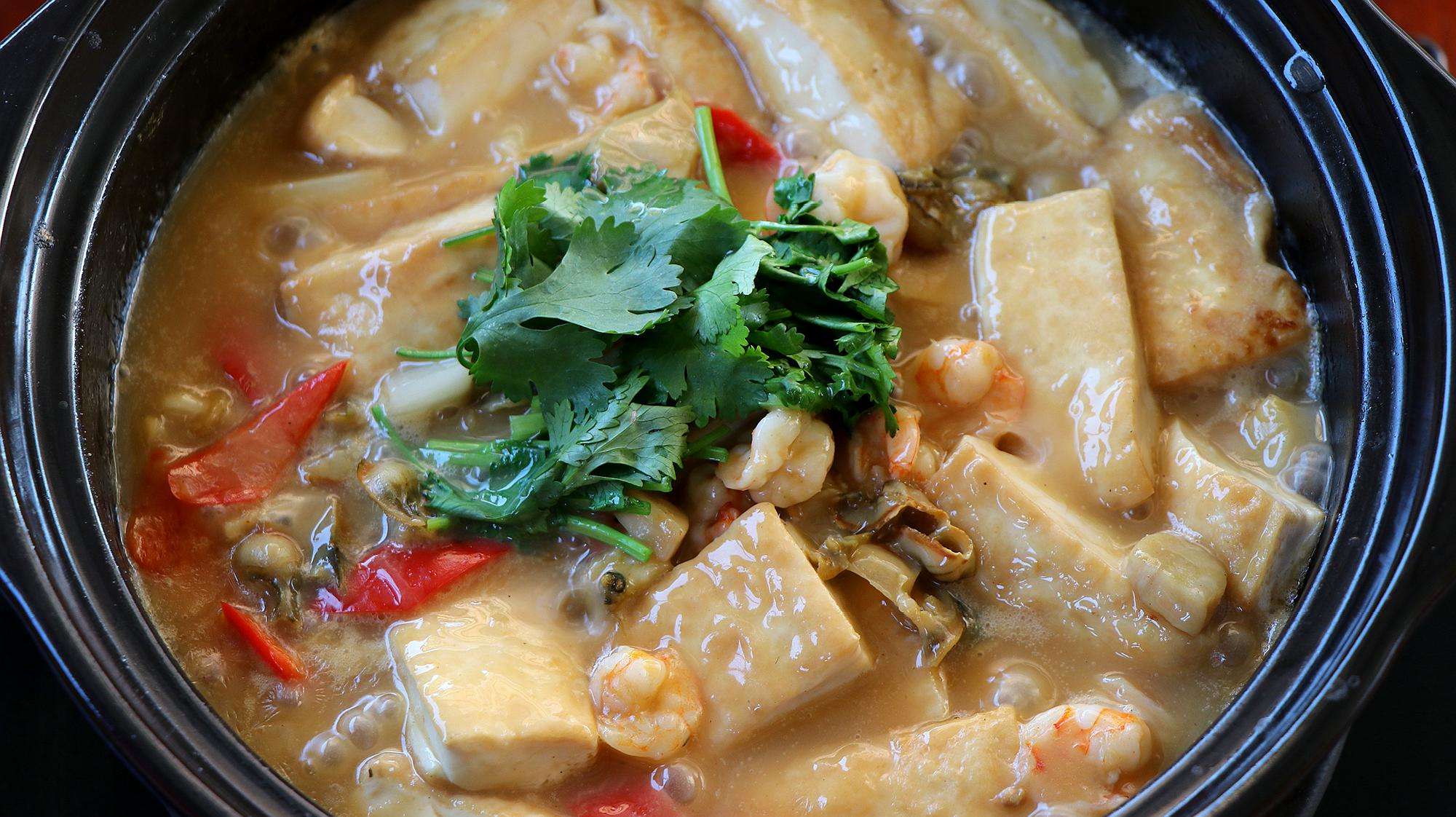 教你营养好吃的香芋鸭肉煲,香而不腻超美味,好吃到根本停不下来