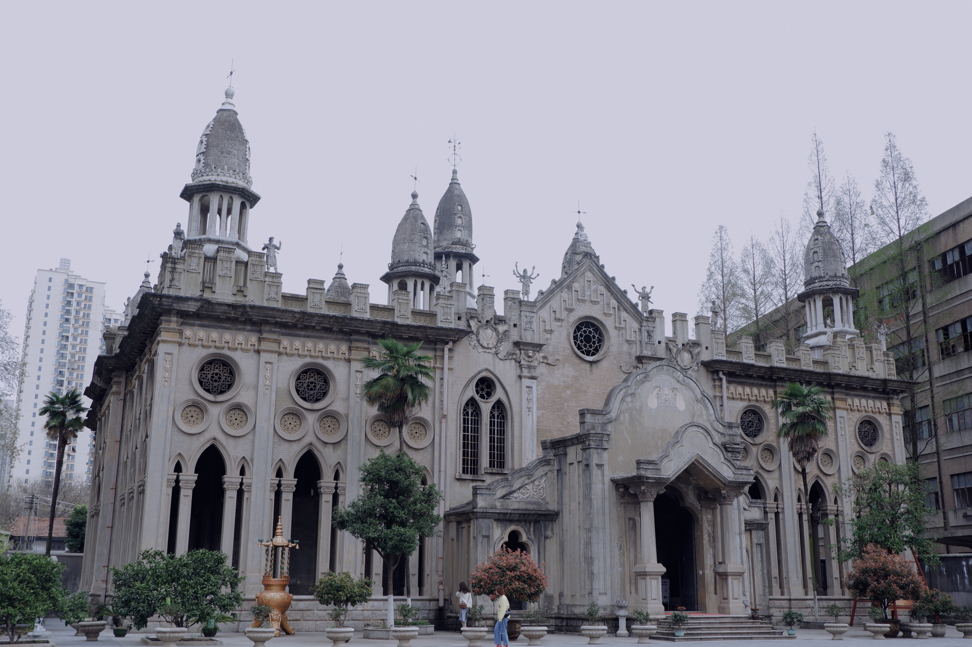 中国百年寺庙竟是欧式建筑犹如宫殿被称为汉传佛寺第一奇观
