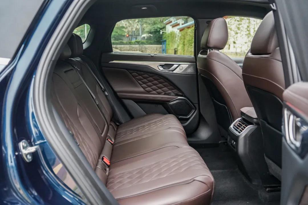 20万级合资车劲敌？摩卡对比CR-V、<a class=