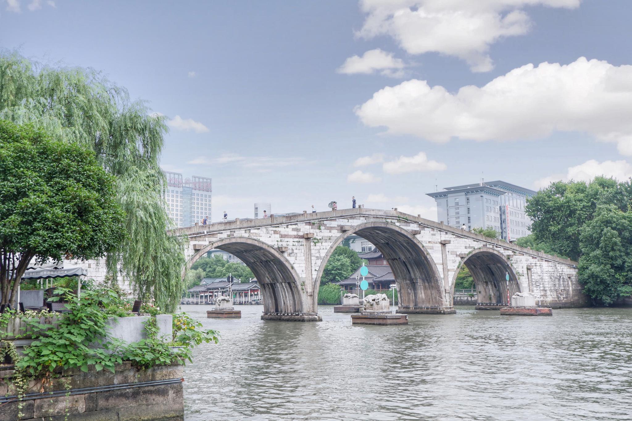 拱宸桥附近水上巴士停靠实景