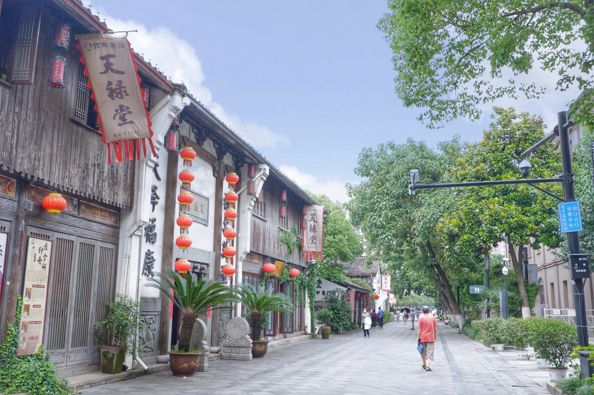 杭州京杭大运河的起点3元乘坐水上巴士游览400年的拱宸桥岁月