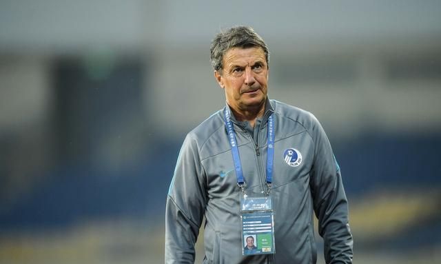 屋漏偏逢连夜雨大连人仅有的一名外援丹尼尔森要去踢欧洲杯了