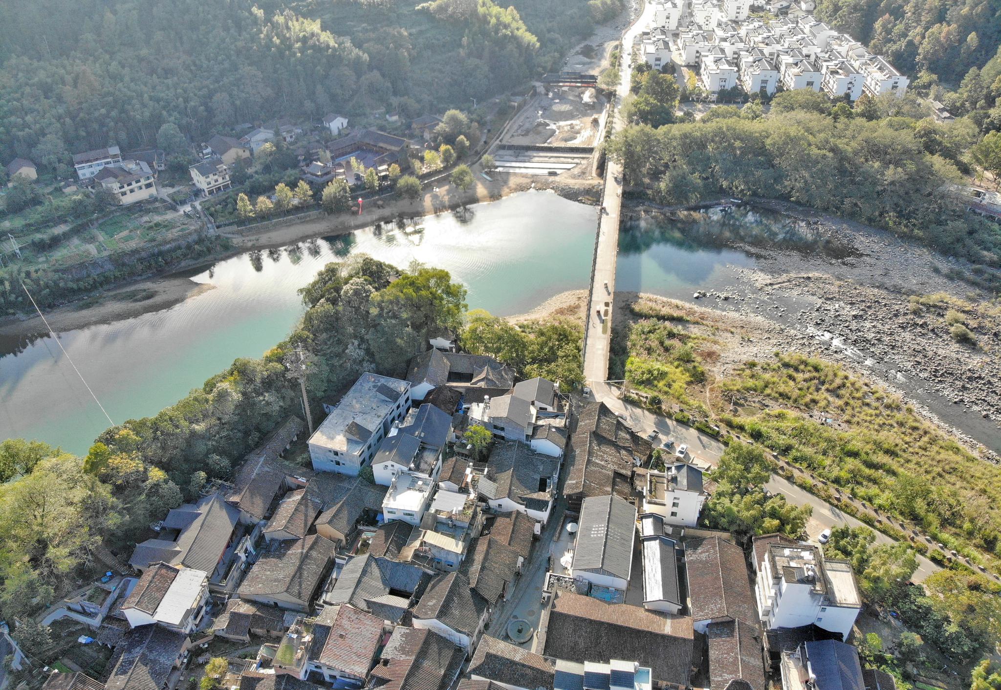 浙江的少数民族自治县，去当地村落偶遇婚礼，新娘要吃千斤饭休闲区蓝鸢梦想 - Www.slyday.coM
