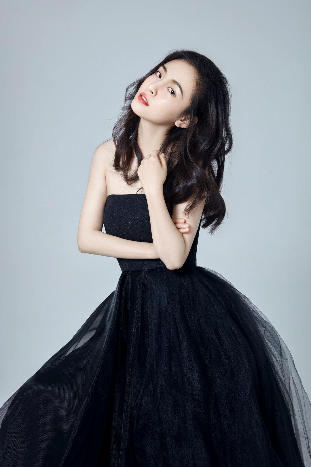 今日520吴倩mine4ever发布一组心动画报