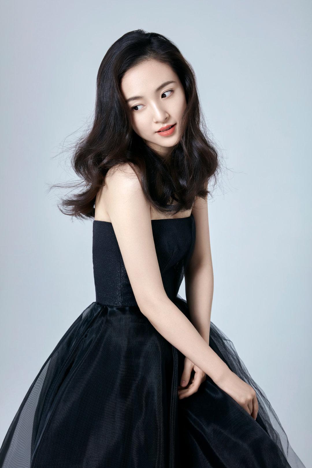 今日520吴倩mine4ever发布一组心动画报