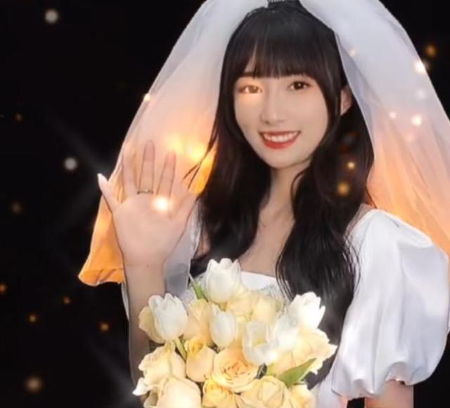 为自证不是替身林晚晚拼了亲自发跳舞视频当场脱下口罩