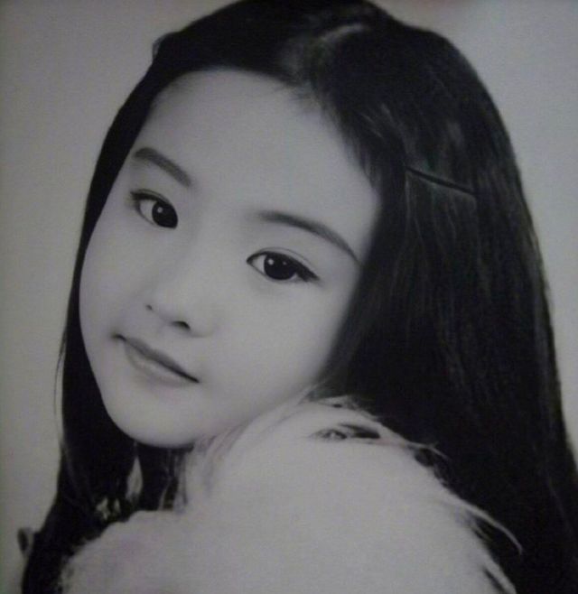 刘亦菲童年表演照曝光美人胚子从小养成新剧能否再成经典之作