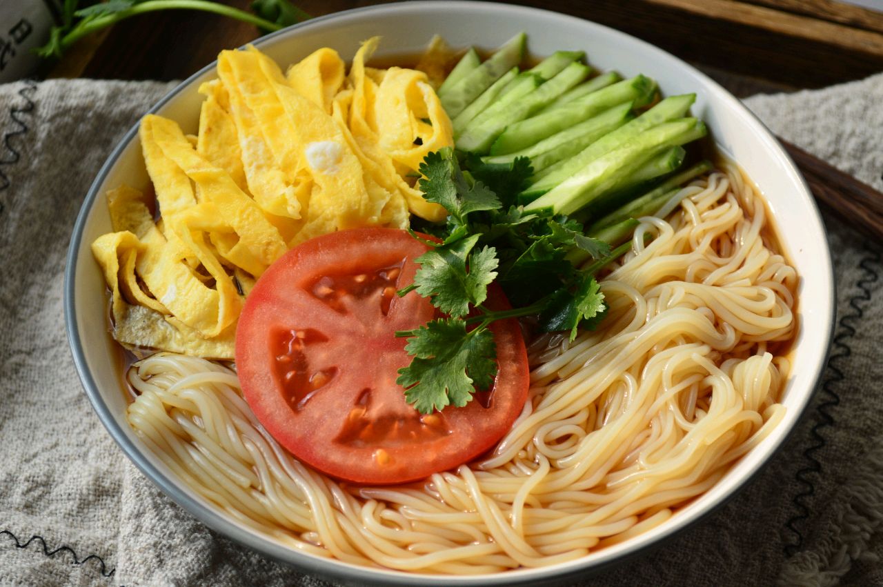 日式冷面,教你轻松在家做,简单方便新手也会,连汤都不放过|冷面|日式|