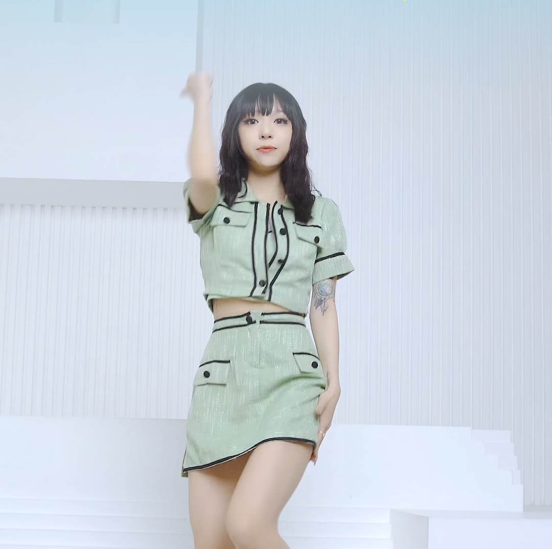 舞娘舞小喵绿茶实锤装嗲卖萌表情秒切换为了恰饭太拼了