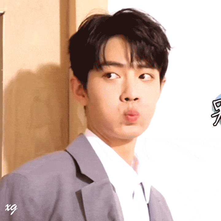 肖战堪称最会嘟嘴的男星海外粉丝光速换头像成行走的表情包