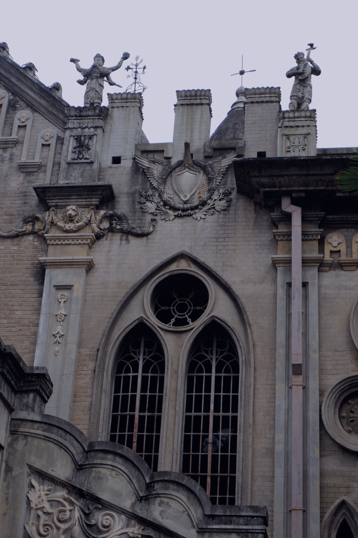 中国百年寺庙竟是欧式建筑犹如宫殿被称为汉传佛寺第一奇观