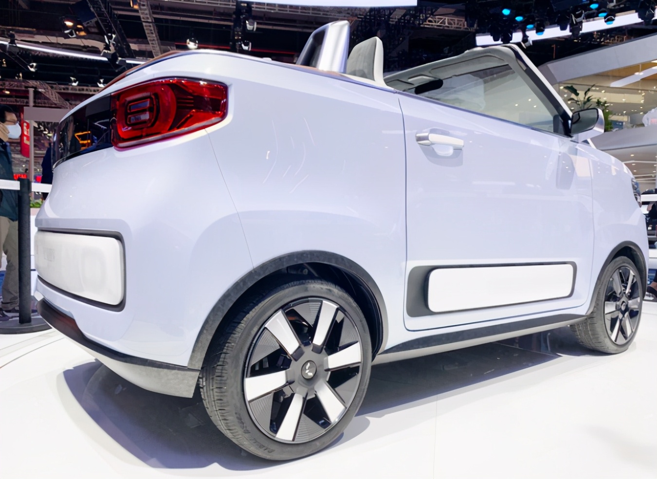 5万块的人生第一台敞篷车来啦宏光minievcabrio