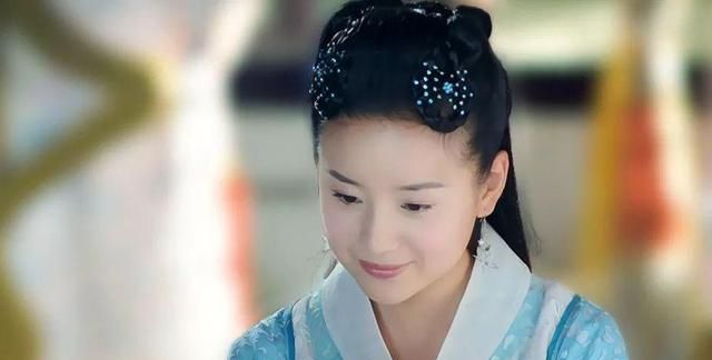 雪中悍刀行北凉王妃吴素白衣缟素擂响鱼龙鼓