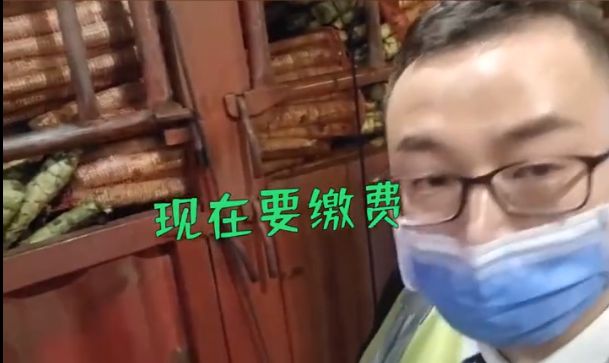 拉一车莴苣走绿通被收102元,司机质疑,收费员：已经去掉叶子了休闲区蓝鸢梦想 - Www.slyday.coM