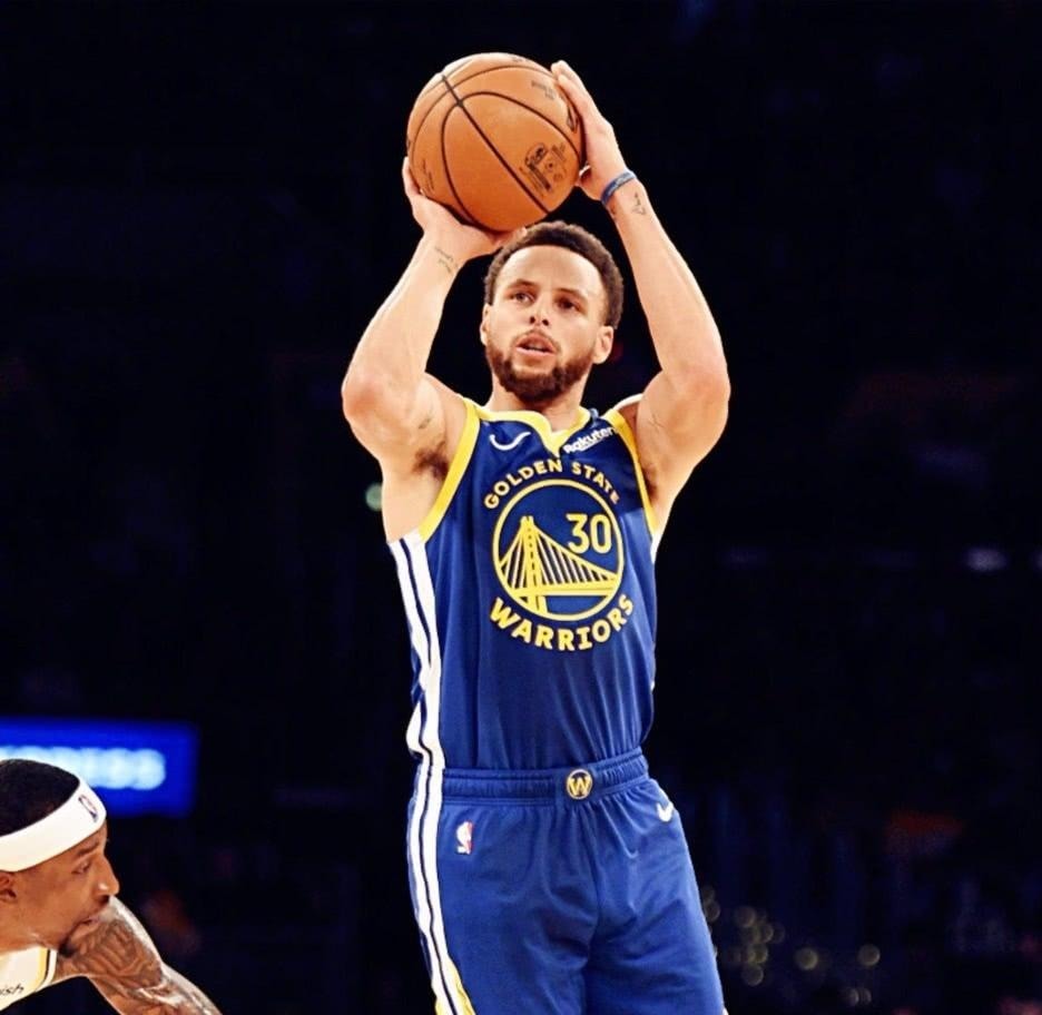 季后赛最后1分钟反超球杜兰特20中7库里14中2詹姆斯太离谱