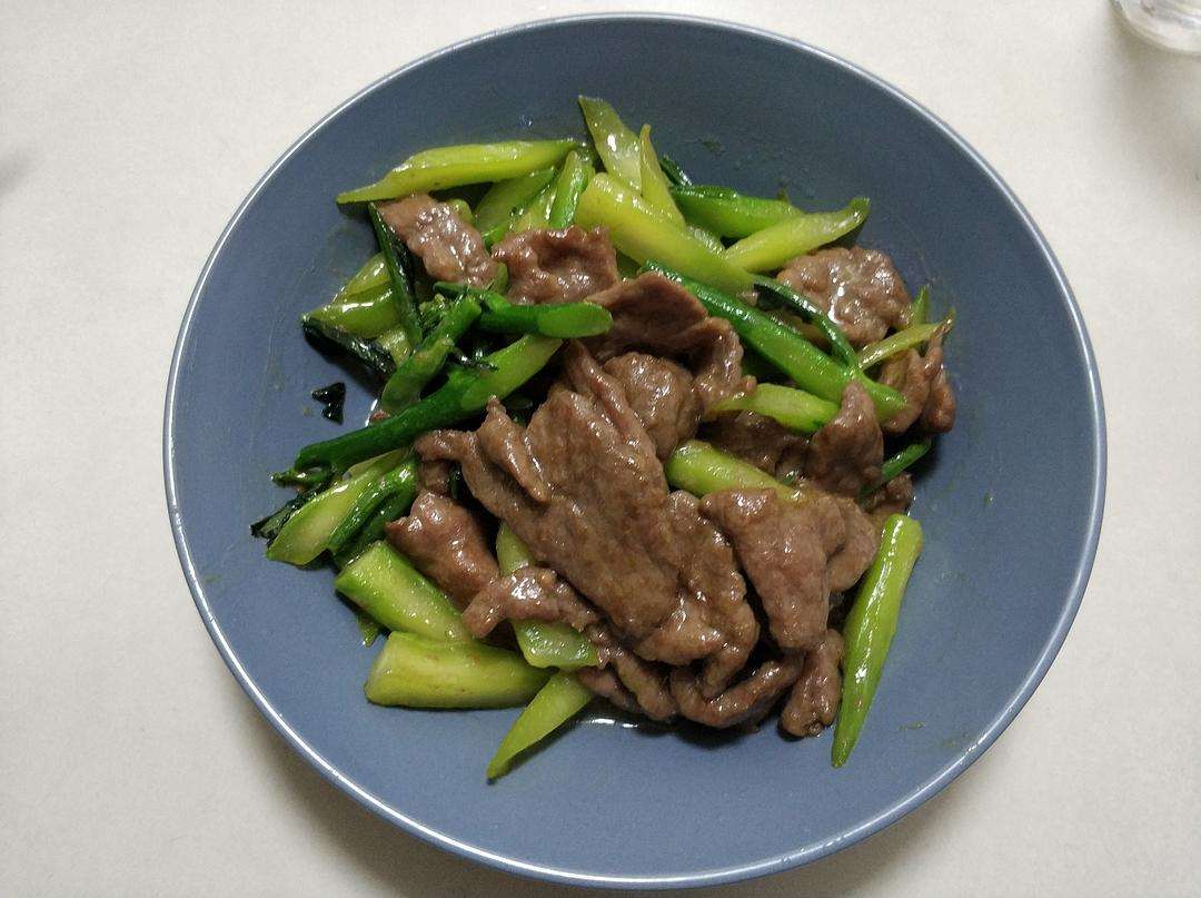 让舌尖痛快的美食教你营养好吃的芥兰炒牛肉美味解馋超下饭