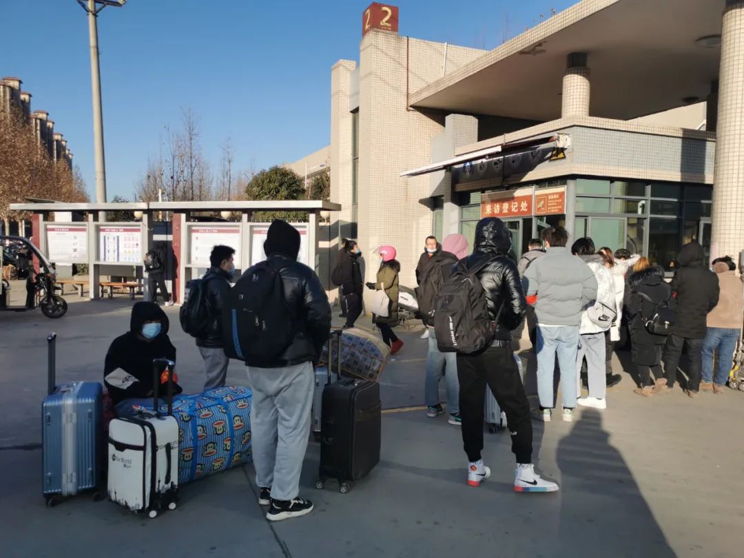 中年人的告白:宁愿工地流汗,去工厂加班,也不建议年轻人送外卖休闲区蓝鸢梦想 - Www.slyday.coM 中年人的告白:宁愿工地流汗,去工厂加班,也不建议年轻人送外卖休闲区蓝鸢梦想 - Www.slyday.coM