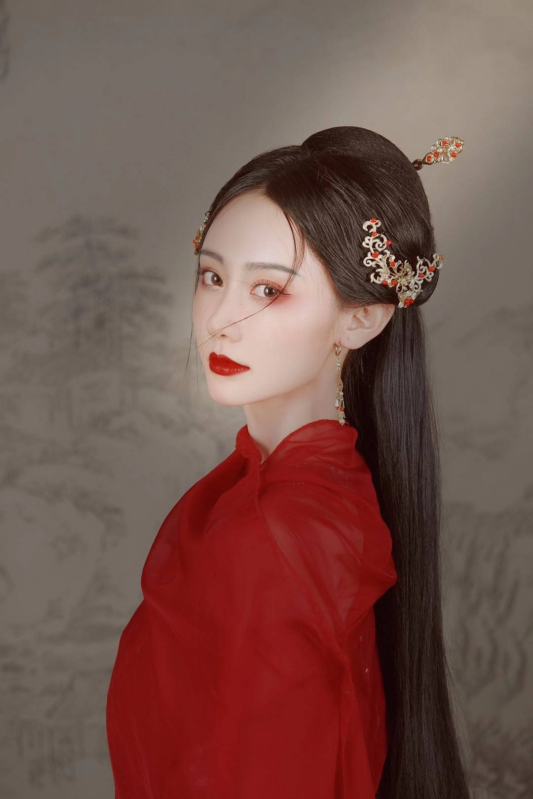 曹赛亚《我是女演员》热播 演绎清纯尽显古韵美人风范