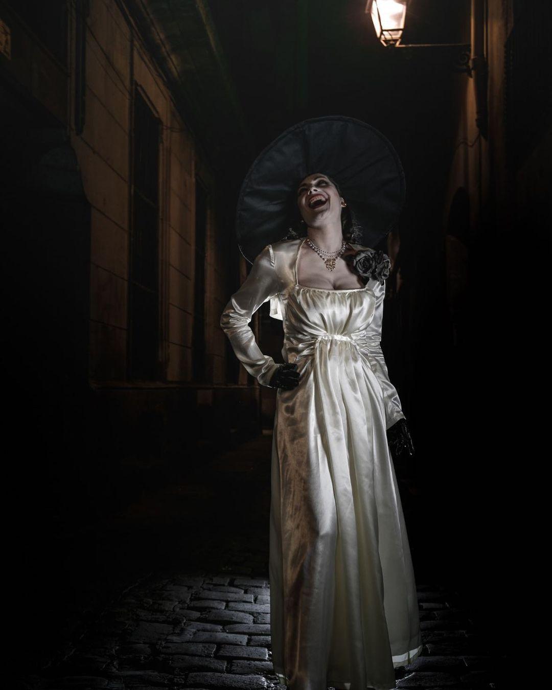 而就在最近,《生化危机8》蒂米斯特雷库夫人的脸模helena mankowska就