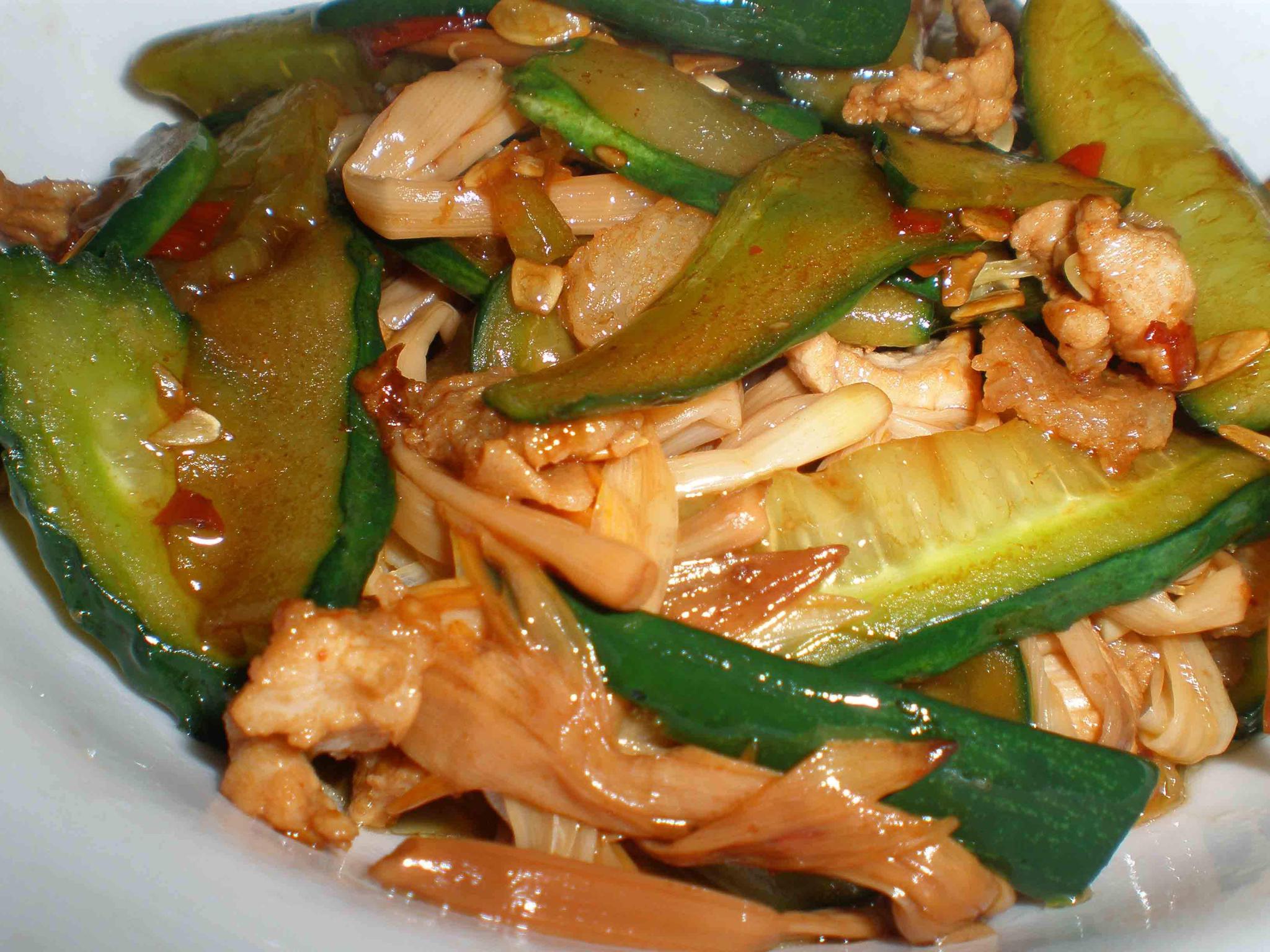 教你美味营养的酸黄瓜炒肉片,开胃解馋超好吃,让人越吃越想吃|酸黄瓜