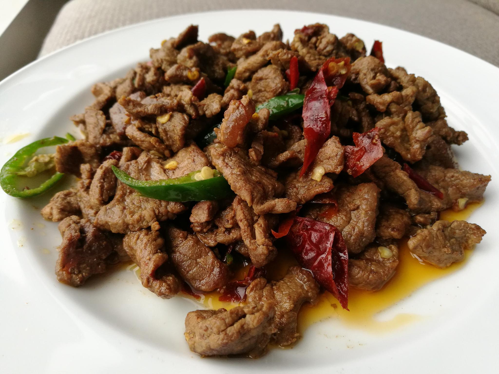 学会这样做鲜椒炒牛肉爽口美味超好吃吃一口就让你喜欢上它