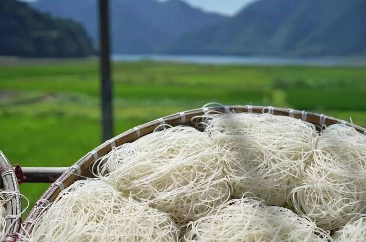 双桥这个地方祖祖辈辈生产粉干,五六十年前的双桥乡