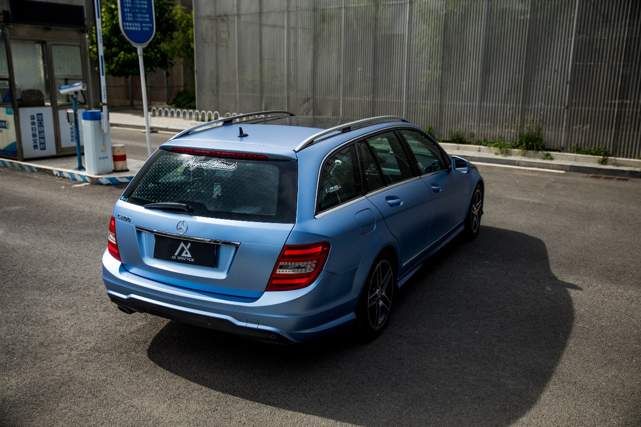 旅行车不招人喜欢?看看这台改色青雾蓝的奔驰c级旅行