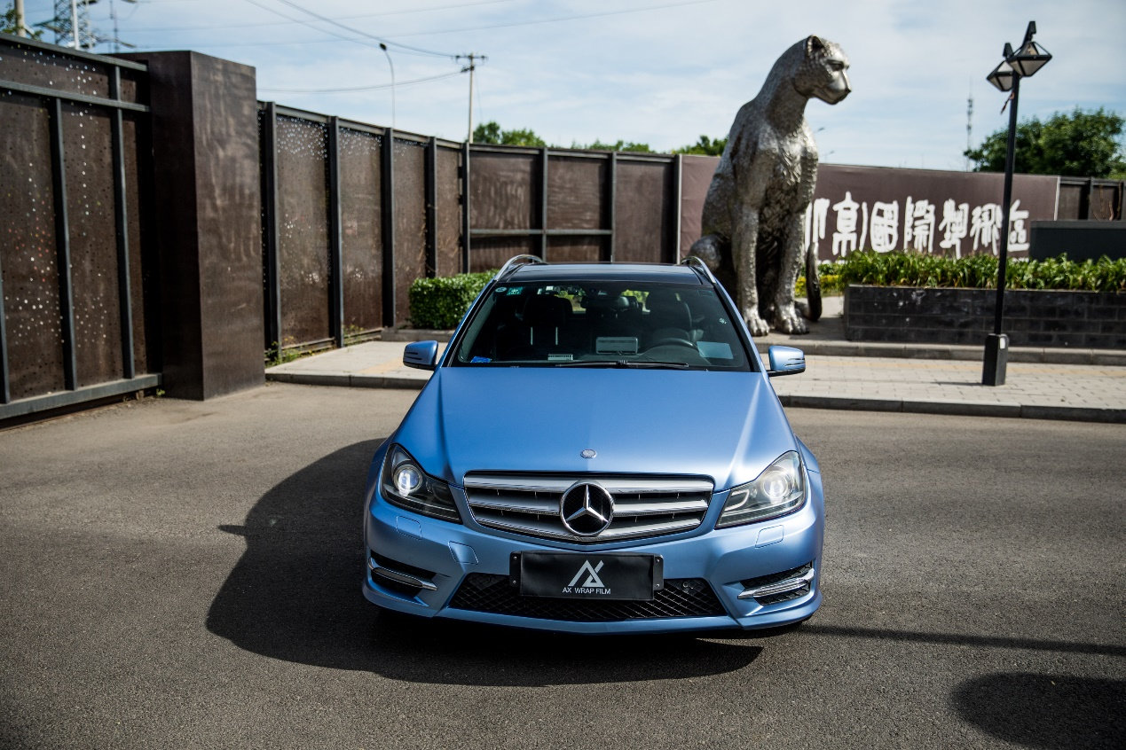 旅行车不招人喜欢?看看这台改色青雾蓝的奔驰c级旅行