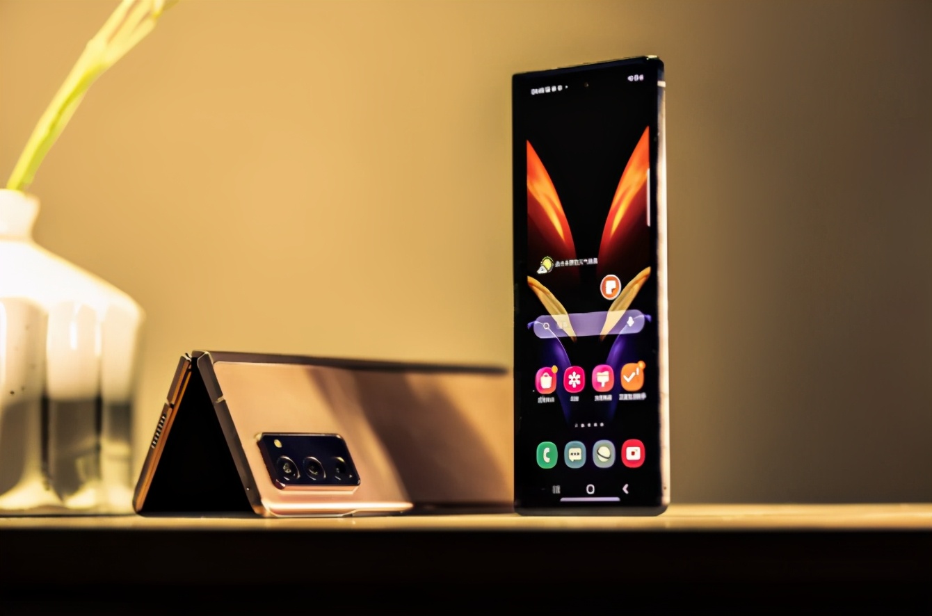 探索手机新形态三星galaxyzfold2折叠屏玩法大不同