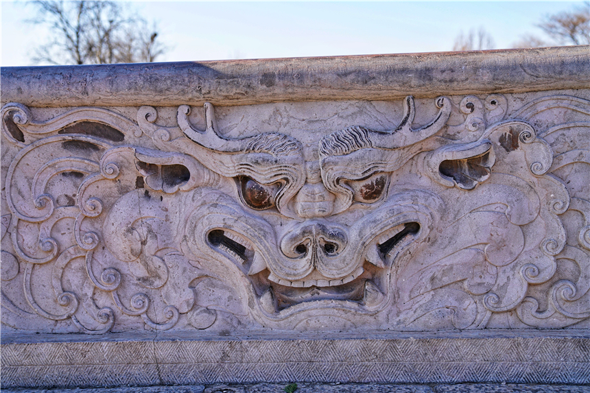 看到的赵州桥上的石雕,1952年河北省赵县安济桥址出土的隋代石栏板,现