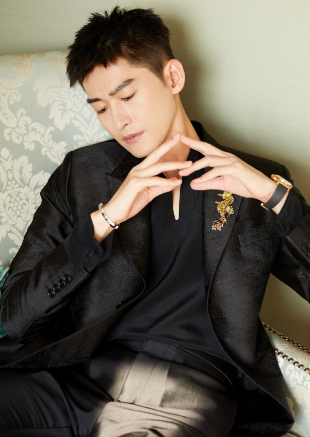 张翰绅士打扮太绝!轻松秀出霸总气概,真不愧是郑爽"最帅前任"