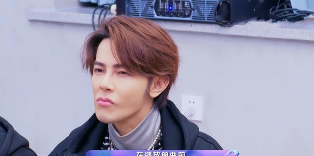 汪东城直播时睡着了商家称是游戏环节看完他们的声明想笑