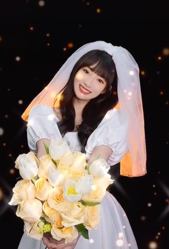 林晚晚频露脸被质疑用替身唱歌被发现声线不同粉丝称她辞职了