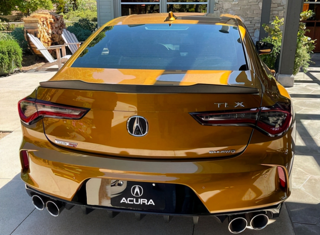 讴歌tlxtypes实车亮相30t配10at比雷克萨斯香