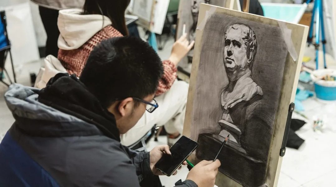 强大的师资力量这就是众多学子选择杭州白墙画室的理由