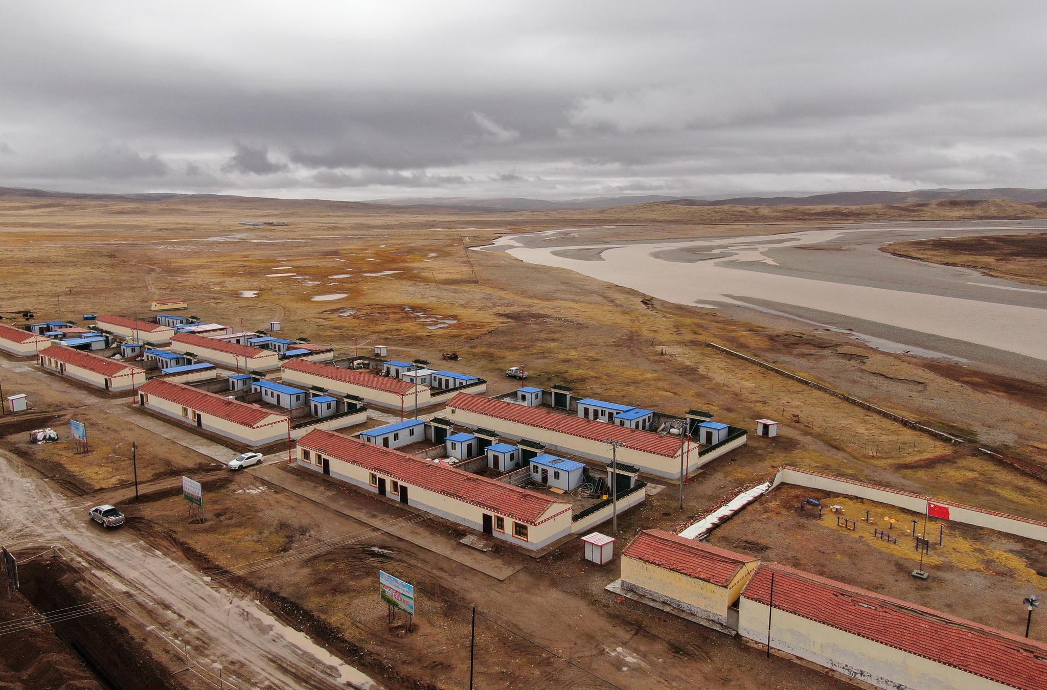 航拍震中玛多县黄河乡|青海省|果洛州|果洛藏族自治州_新浪新闻