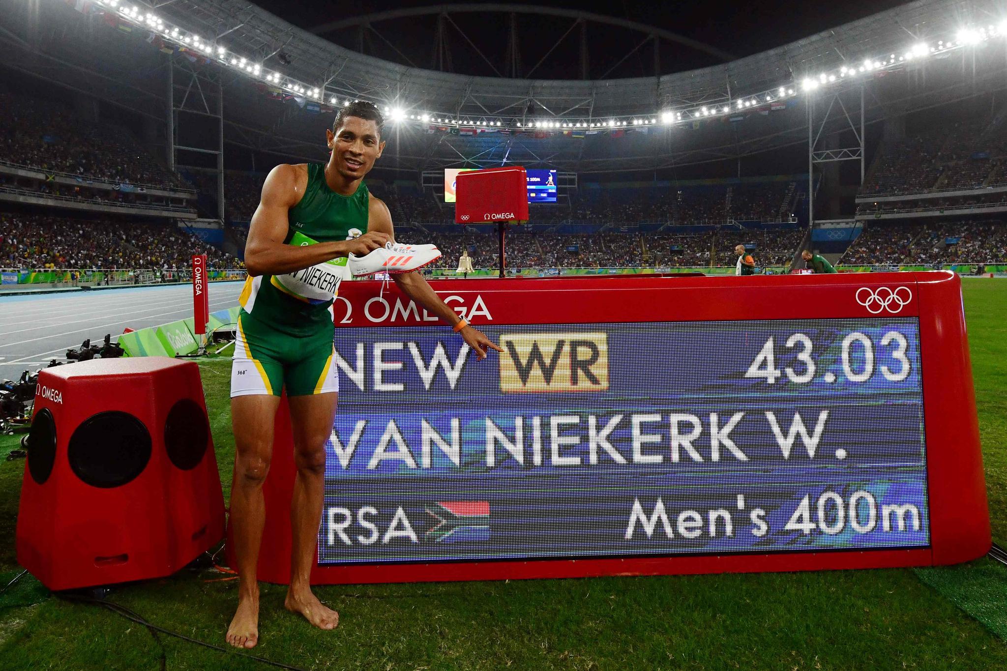 奥运会夺得2金 400米破44秒大关第一人|短跑|范尼凯克|埃文斯_新浪