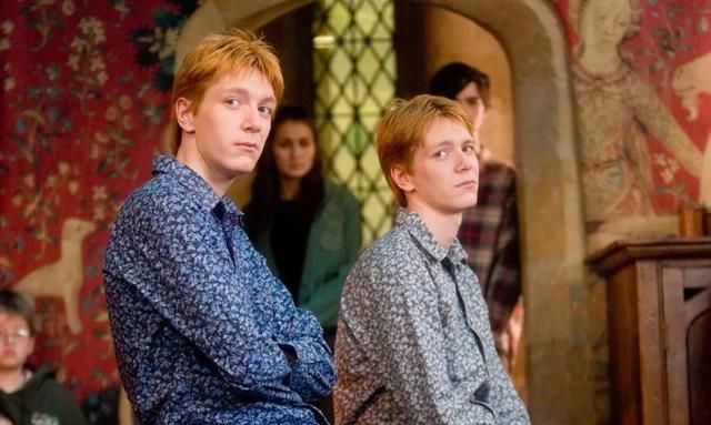 哈利波特充满英雄的世界里只有韦斯莱双胞胎全心追求快乐